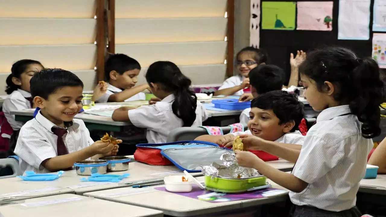 Non Veg Food Ban In School| ‘ పిల్లలకు లంచ్ బాక్స్ లో మాంసాహారం పంపవద్దు’.. తల్లిదండ్రులకు సర్క్యులర్ జారీ చేసిన స్కూల్!