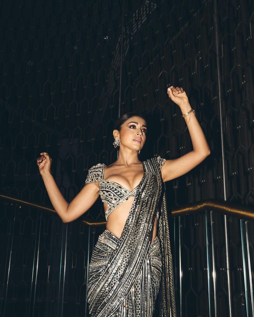 Shriya Saran photo shoot in saree