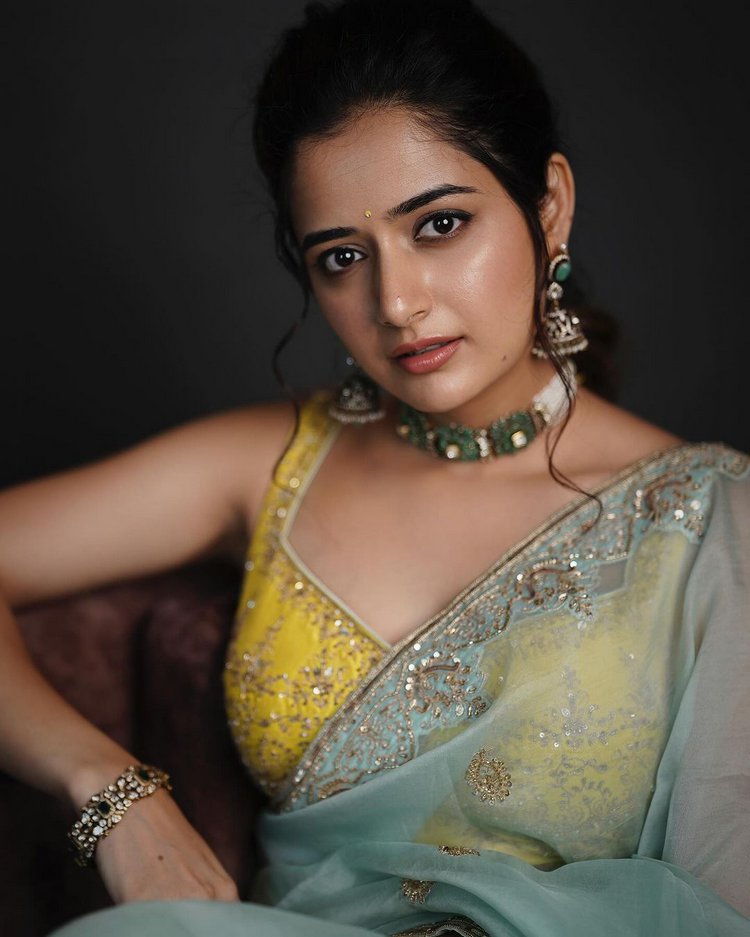 Ashika Ranganath Photos : కన్నడ బ్యూటీ అషికా రంగనాథ్.. కవ్వించే చూపులతో జాగ్రత్త!