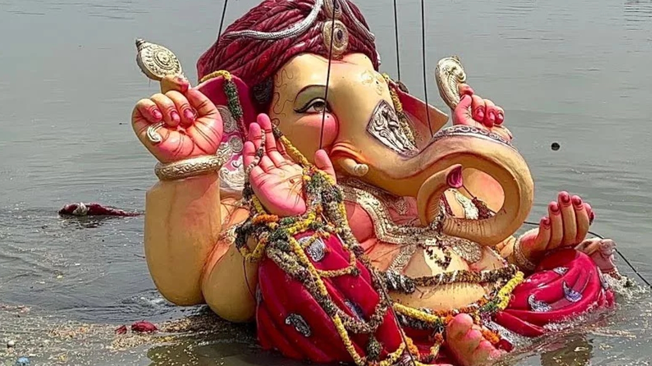 Ganesh Visarjan 2024: గణేష్ నిమజ్జనం సమయంలో ఈ చర్యలు పాటిస్తే అదృష్టాన్ని తెచ్చిపెడుతుంది