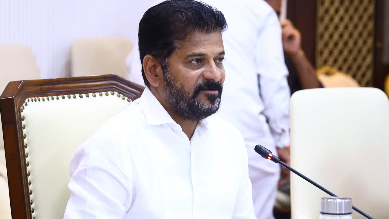 CM Revanth Reddy: అభివృద్ధిలో రాజకీయాల్లేవ్..: సీఎం రేవంత్ రెడ్డి