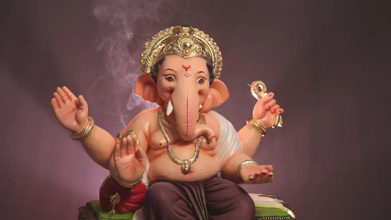 Ganesh Chaturthi 2024: వీటితో వినాయకుడిని పూజిస్తే.. మీ కోరికలన్నీ నెరవేరతాయ్ !