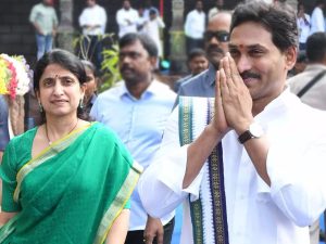 Jagan Family: మాకు సంబంధం లేదు.. మమ్మల్ని వదిలేయండన్న జగన్ దంపతులు