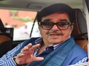 Shatrughan sinha: దీదీకి మద్దతుగా నిలిచిన బాలీవుడ్ వెటరన్ నటుడు శతృఘ్న సిన్హా