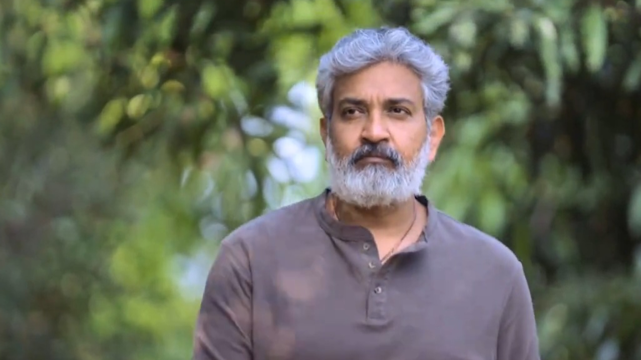 Rajamouli : ఏంటి జక్కన్న.. తెలుగు హీరోలను వదిలేశావా?