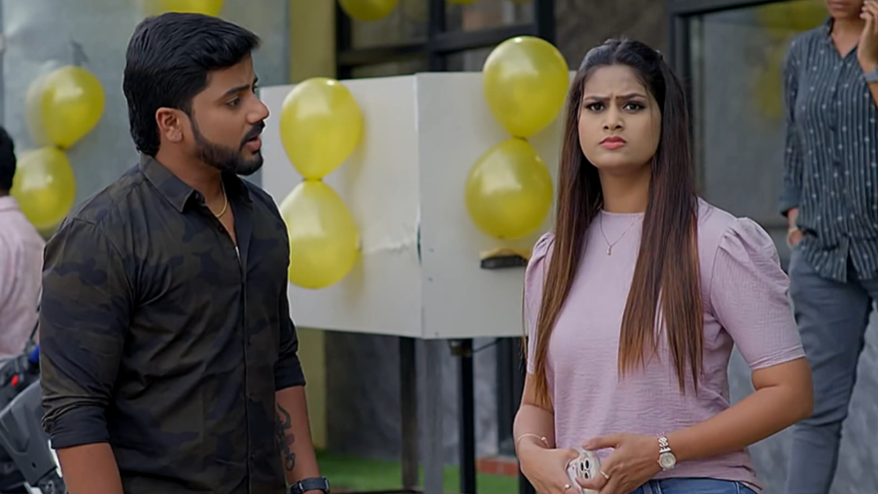 Gundeninda GudiGantalu Serial Today Episode September 25th:  రవికి కోలుకోలేని షాక్ ఇచ్చిన శృతి.. మరో నిజం బయట పెట్టిన బాలు..