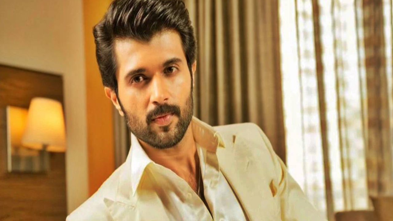 Vijay Deverakonda: ఆ డైరెక్టర్ తో విజయ్ దేవరకొండ సినిమా.. ఇదేం ట్విస్ట్ మామా..