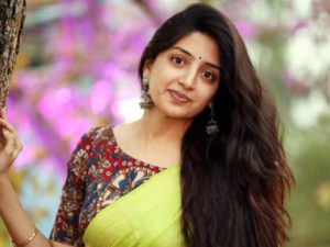 Poonam Kaur: త్రివిక్రమ్ ను ప్రశ్నించే దమ్ముందా.. నిర్మాతపై మండిపడ్డ పూనమ్