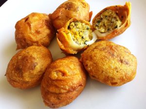 Potato Stuffed Egg Bonda: పొటాటో స్టఫ్డ్ ఎగ్ బోండా రెసిపీ, ఇంట్లోనే పిల్లల కోసం సింపుల్ స్నాక్