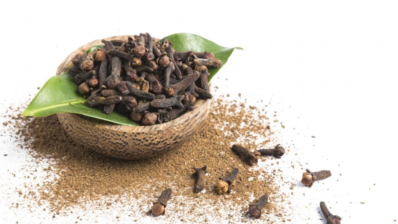 Cloves Health Benefits: లవంగాలతో మతిపోయే లాభాలు!