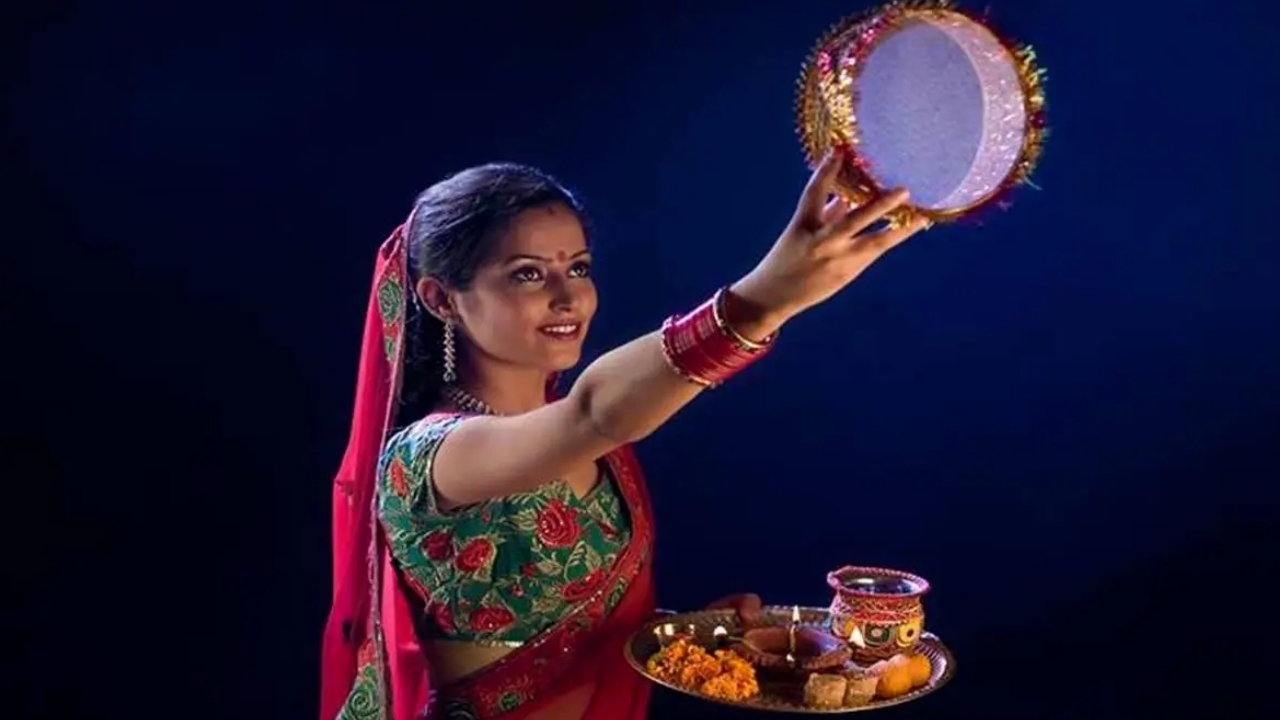 Karwa Chauth 2024 Date: కార్వా చౌత్ ఏ రోజున రాబోతుంది ? తేదీ, శుభ సమయం వివరాలు ఇవే..