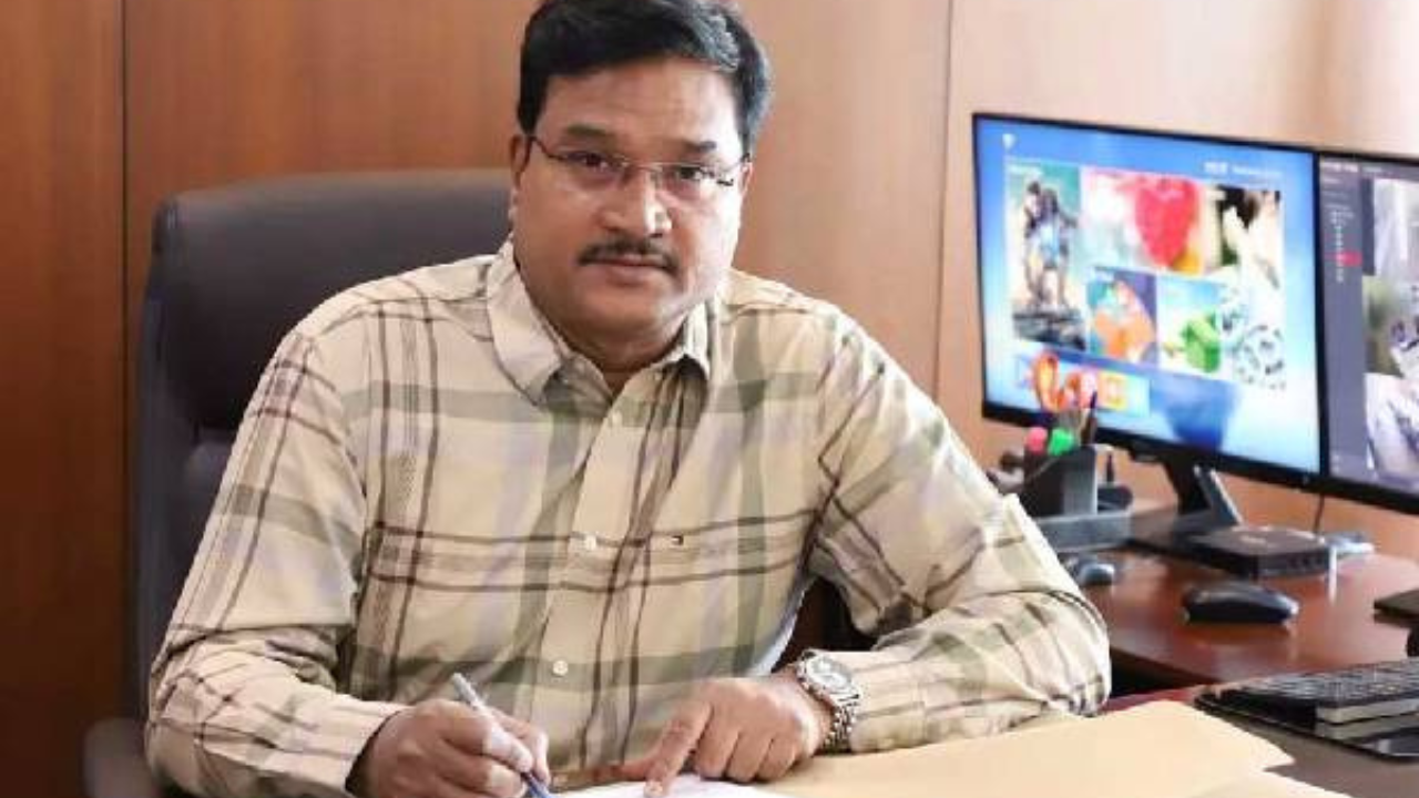 Hydraa Commissioner : హైడ్రా కమిషనర్ కు షాక్… కేసు నమోదు చేసిన హెచ్‌ఆర్‌సీ