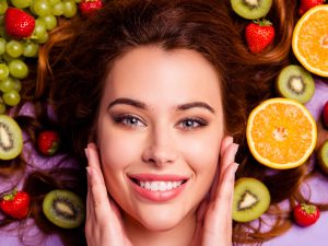 Fruits for Skin: ముఖంపై వృద్ధాప్య ఛాయలు కనపడకూడదంటే ఈ ఏడు పండ్లను తినడం అలవాటు చేసుకోండి