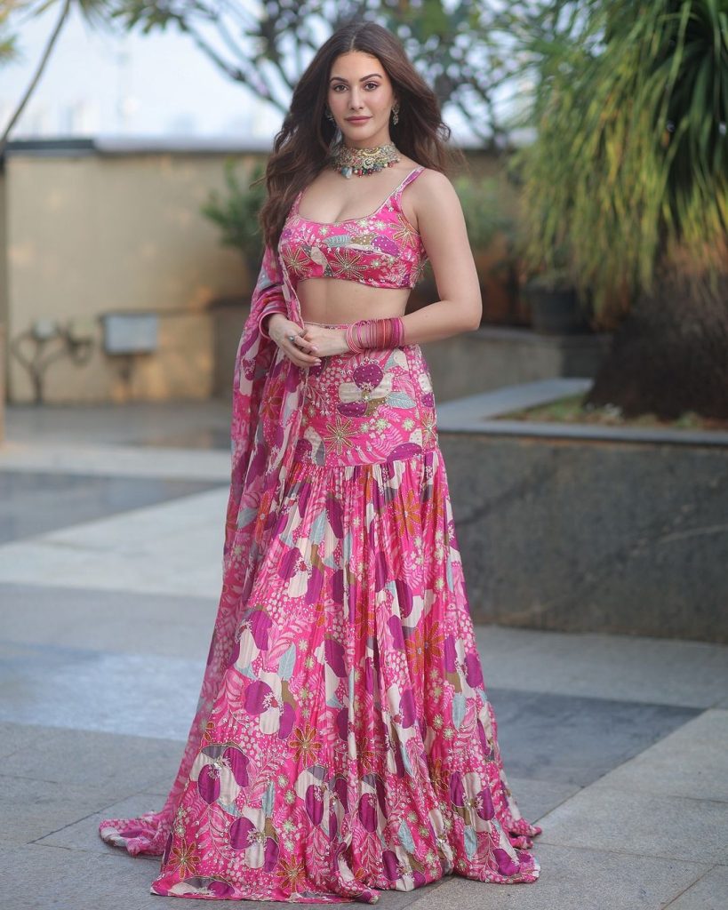 Amyra Dastur new photos viral