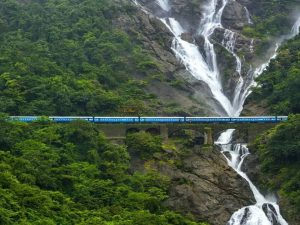 Scenic Train Journey India: దేశంలో అత్యంత అందమైన రైల్వే ప్రయాణాలు.. లైఫ్ లో ఒక్కసారైనా ఈ జర్నీ చేయాల్సిందే!