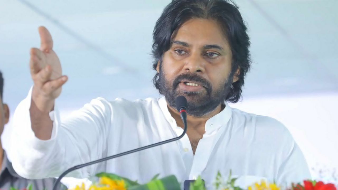 Summons to Pawan Kalyan: పవన్ కళ్యాణ్ కు బిగ్ షాకింగ్.. నోటీసులు జారీ చేసిన న్యాయస్థానం.. ఆ తేదీన హాజరు కావాలన్న కోర్టు