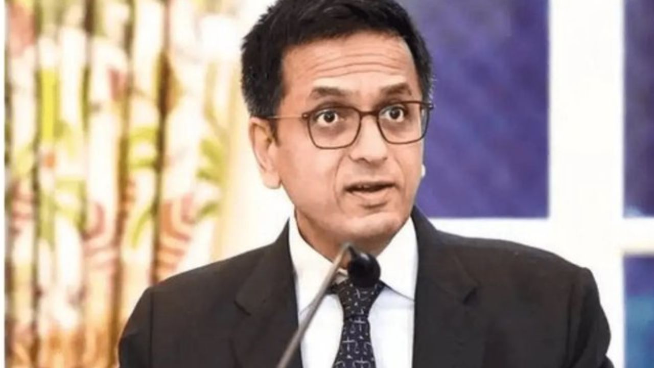 CJI Chandrachud: సాక్షాత్తు సీజేఐకు కూడా పొల్యూషన్ ఎఫెక్ట్.. మార్నింగ్ వాక్ కు స్వస్తి.. వారి సూచన మేరకే అంటూ..