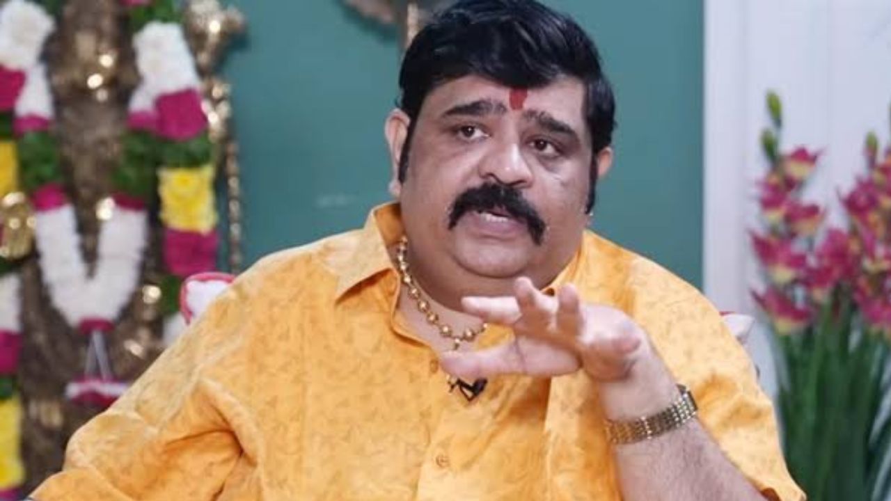 Venu Swamy: వేణుస్వామికి షాకిచ్చిన హైకోర్టు.. వారం రోజుల్లో చర్యలకు ఆదేశం