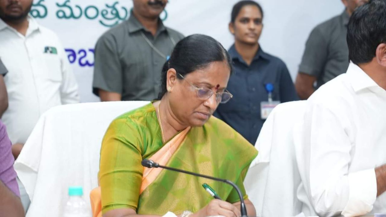 Konda Surekha: నాగార్జున కేసులో మంత్రి సురేఖకు నోటీసులు.. ఇక కేటీఆర్ కూడా.. ?