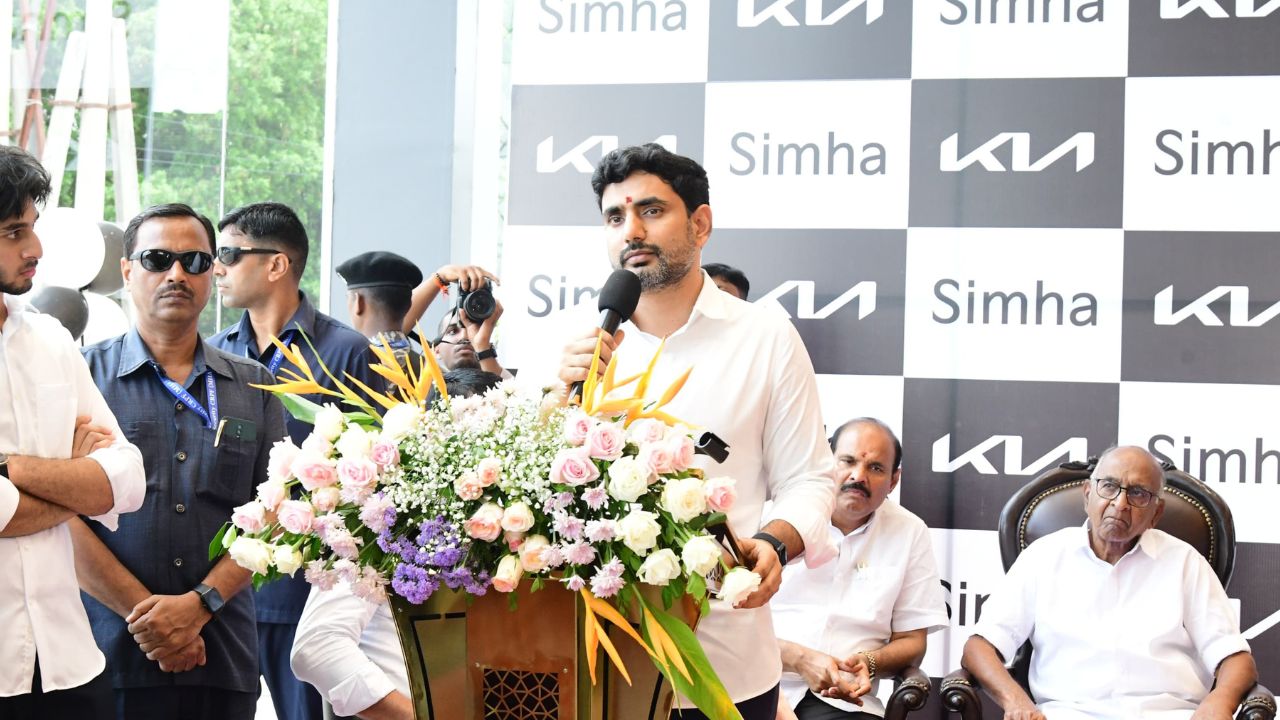 Nara Lokesh: రెడ్ బుక్ ఓపెన్ చేశా.. ఎవ్వరినీ వదిలిపెట్టను.. పరదాల పాలన అనుకుంటున్నారా.. లోకేష్ కామెంట్స్