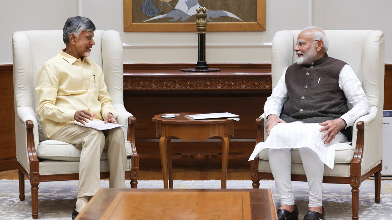 CM Chandrababu meet PM Modi: ప్రధాని మోదీ సీఎం చంద్రబాబు గంటపాటు భేటీ, చివరలో లడ్డూ వ్యవహారం కూడా?