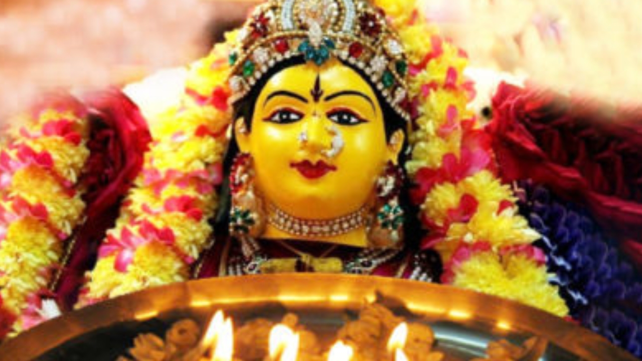 Maa Lakshmi Favorite Zodiac: ఈ 5 సంకేతాలు కనిపిస్తే మీ ఇంట్లో లక్ష్మీదేవి నివాసం ఉన్నట్లే