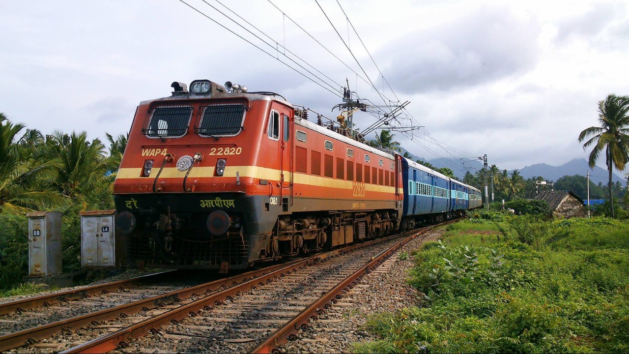 IRCTC New Ticket Rules: రైల్వే టికెట్ల అడ్వాన్స్ బుకింగ్ 60 రోజులకు ఎందుకు తగ్గించారు? అసలు కారణం ఇదేనా?