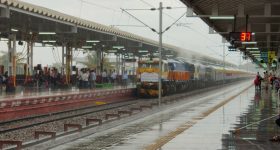 Indian Railways: దేశంలోనే అతి చిన్న రైల్వే ప్లాట్‌ఫామ్.. ఇక్కడ రైలు ఎక్కాలంటే తిప్పలే, మరి పొడవైనది ఎక్కడుంది?