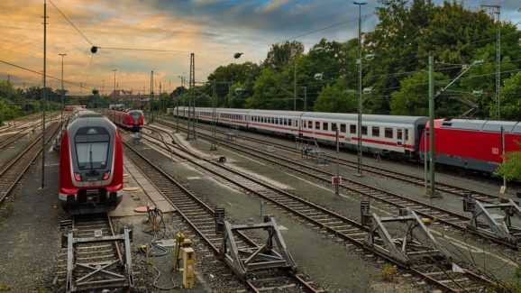 Hydrogen Train: వందేభారత్ కు మించిన వేగం, త్వరలో పట్టాల మీదికి సరికొత్త రైలు, దీని ప్రత్యేకత ఏంటో తెలుసా?