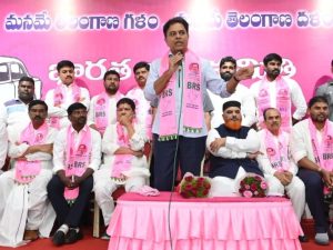 KTR: రాష్ట్రంలో ఈసారి బతుకమ్మ పండుగ జరుగుతున్నట్టే లేదు: కేటీఆర్