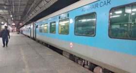 Indian Railways: ఈ రైల్వే స్టేషన్ పేరేంటి ఇంత పొడవుంది.. దేశంలోనే లాంగెస్ట్ నేమ్.. మరి షార్టెస్ట్?