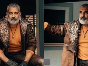 Rajamouli : రాజమౌళి న్యూ లుక్ అదుర్స్.. అక్కడ పెంచావు.. ఇక్కడ తగ్గించావు..