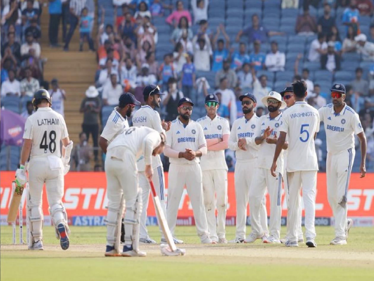 IND VS NZ: న్యూజిలాండ్‌ ఆలౌట్‌..టీమిండియా టార్గెంట్‌ ఎంతంటే?