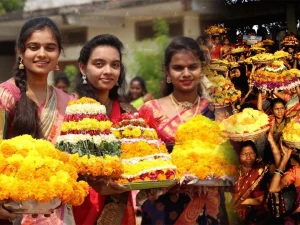 Saddula Bathukamma 2024: కన్నుల పండుగగా సద్దుల బతుకమ్మ…ప్రాముఖ్యత ఇదే !