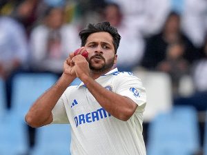 Shardul Thakur: 102 డిగ్రీల జ్వరంతోనే బ్యాటింగ్..నువ్వు రియల్‌ హీరో శార్దూల్‌!