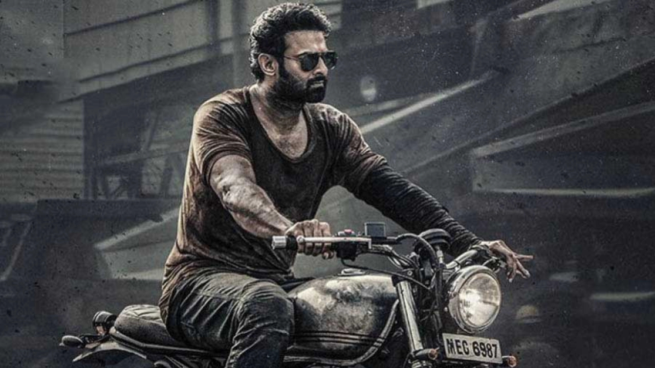 Prabhas: షాకింగ్ నిర్ణయం తీసుకున్న డార్లింగ్.. దర్శక నిర్మాతలకు చిక్కులు తప్పవా..?