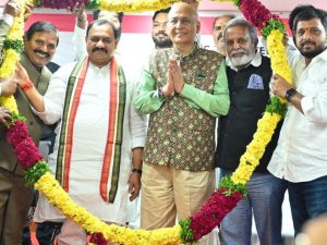 Felicitated: అడ్వకేట్లు ఎప్పుడూ ప్రతిపక్ష పాత్ర పోషించాలి: సింఘ్వీ