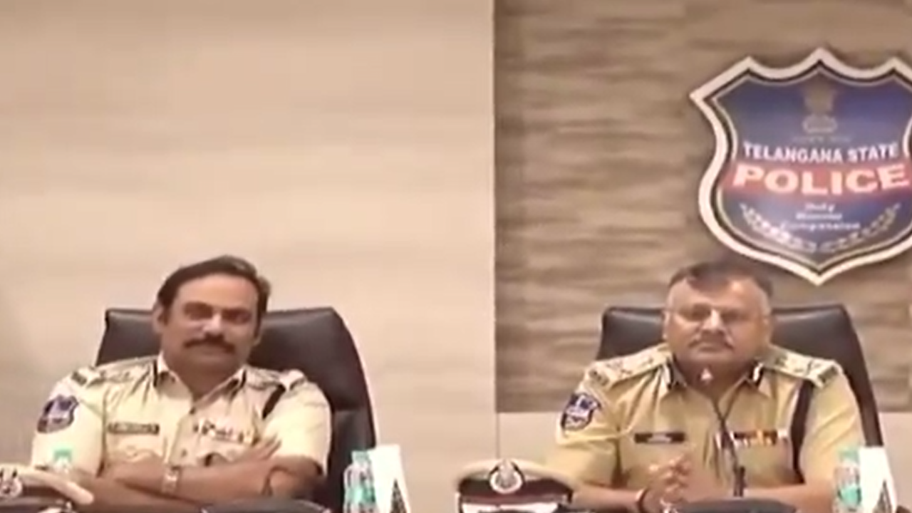 DGP JITHENDER : సమస్య ఉంటే కోర్టుకు వెళ్లాలి, రోడ్ల మీదకు వస్తే ఉరుకోం… డీజీపీ జితేందర్ వార్నింగ్