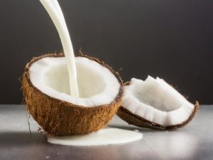 Coconut Milk: కొబ్బరి పాలను ఆహారంలో భాగం చేసుకుంటే చాలు మీ గుండె పదిలం