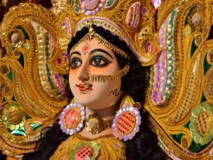 Durgapuja 2024 Vastu Tips: నవరాత్రుల్లో దుర్గాదేవి పూజలో ఈ వస్తువులు సమర్పిస్తే అదృష్టం తిరిగి వస్తుంది