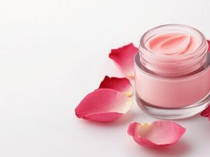 Rose Cream: మెరిసే చర్మం కోసం.. గులాబీలతో ఫేస్ క్రీమ్