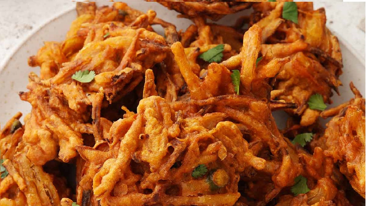 Biyyampindi Pakoda: శెనగపిండితో కాకుండా ఓసారి బియ్యం పిండితో ఉల్లిపాయ పకోడీ ప్రయత్నించండి, రెసిపీ అదిరిపోతుంది