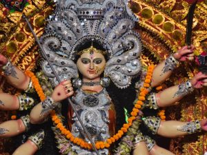 Navaratri 2024: నవరాత్రుల్లో ఈ వస్తువులు దానం చేస్తే.. కోరిన కోరికలు నెరవేరతాయ్