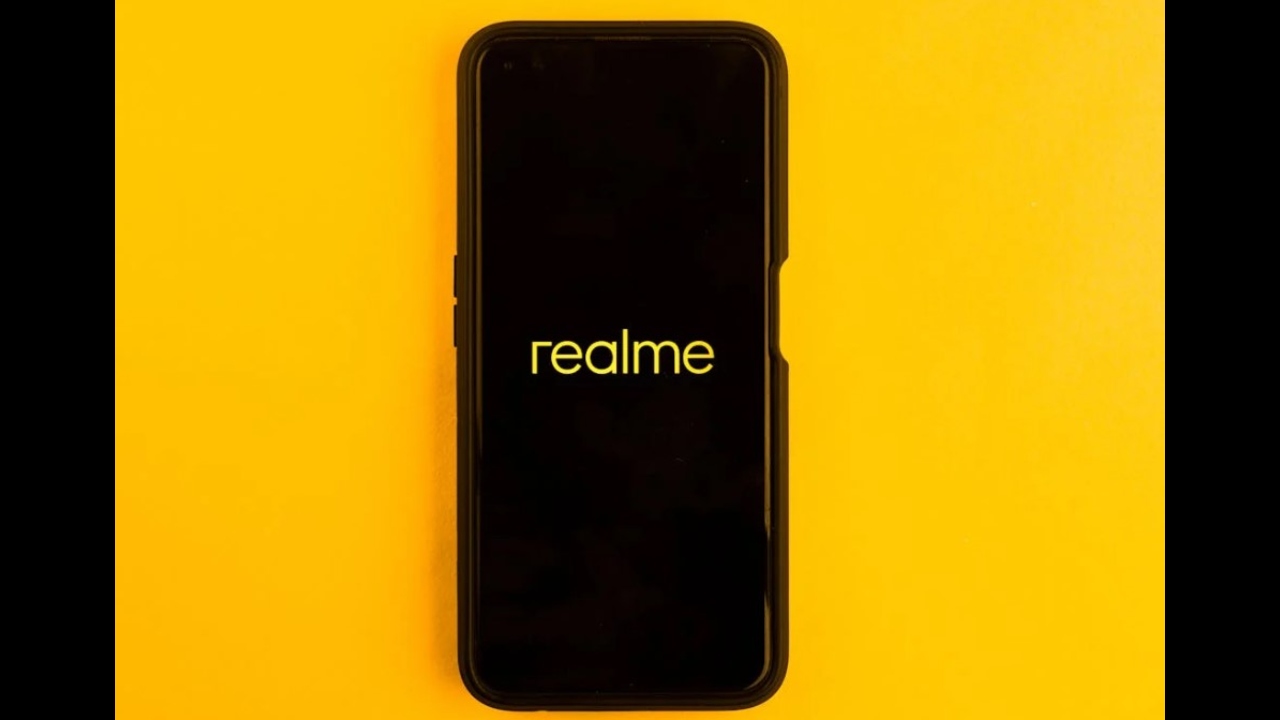 Realme : ఆఫర్ అదుర్స్.. స్మార్ట్ ఫోన్ పై భారీ తగ్గింపుతో పాటు రూ.2,499 ఇయర్ బర్డ్స్ ఫ్రీ