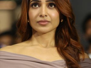 Samantha: కళ్లల్లో కన్నీళ్లు దాస్తూ.. పైకి నవ్వుతున్నావా సామ్.. అయినా అందంగానే ఉన్నావ్