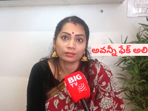 Divvela Madhuri : పవన్ కల్యాణ్ పై ఆరోపణలు చేస్తే కేసు పెడతారా ? కోర్టులో చూసుకుంటా