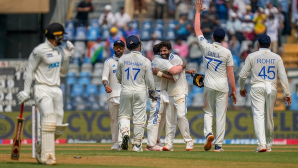 IND vs NZ 3rd Test Update: జడేజా విశ్వరూపం…235 పరుగులకు న్యూజిలాండ్ ఆలౌట్… 